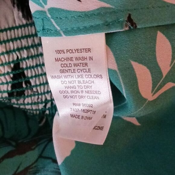 Jasmine & Juliana Womens S Green Floral Off Shoulder Smocked Top Blouse Summer - Picture 7 of 7